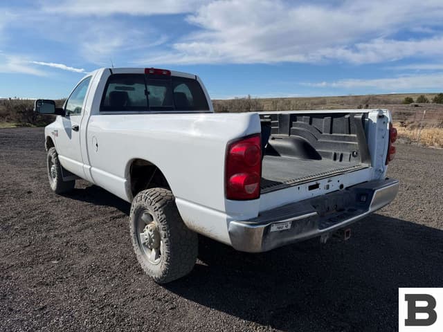 Image of Dodge Ram 2500HD equipment image 2