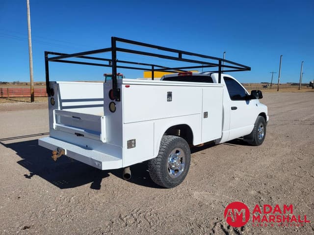 Image of Dodge Ram 2500 equipment image 2