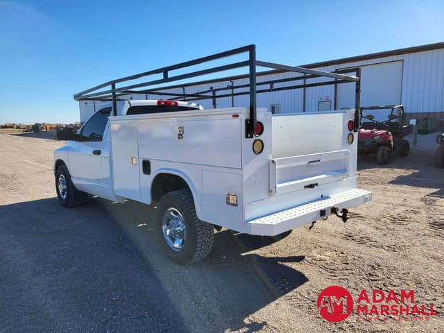 Image of Dodge Ram 2500 equipment image 3