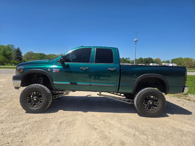 Image of Dodge Ram 2500 equipment image 4