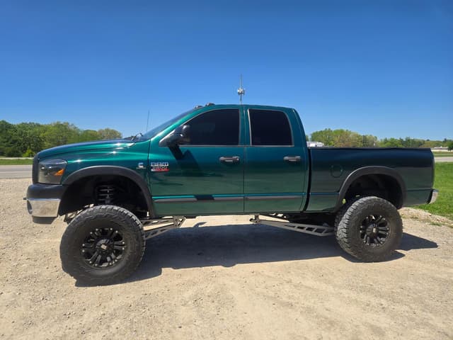 Image of Dodge Ram 2500 equipment image 3