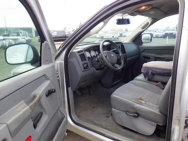 Image of Dodge Ram 2500 equipment image 4