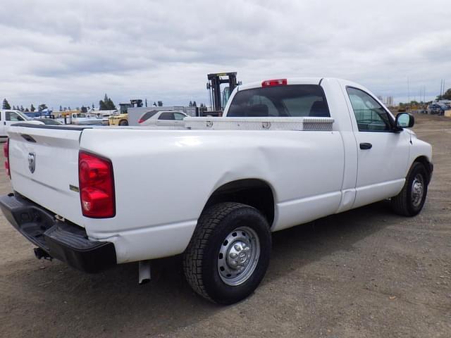 Image of Dodge Ram 2500 equipment image 2