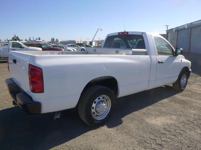 Image of Dodge Ram 2500 equipment image 2