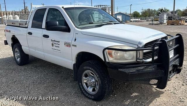 Image of Dodge Ram 2500 equipment image 2