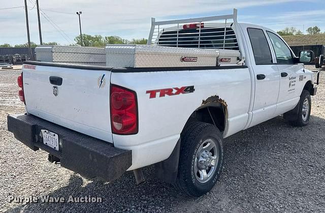 Image of Dodge Ram 2500 equipment image 4