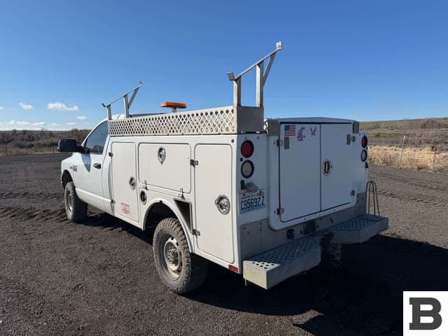 Image of Dodge Ram 2500HD equipment image 2