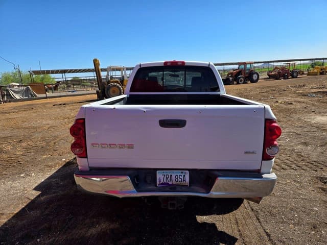 Image of Dodge Ram 2500HD equipment image 3