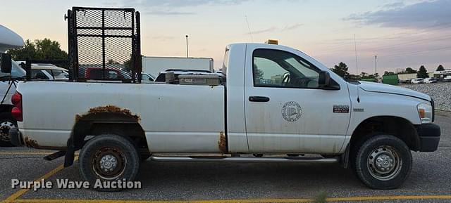 Image of Dodge Ram 2500HD equipment image 3