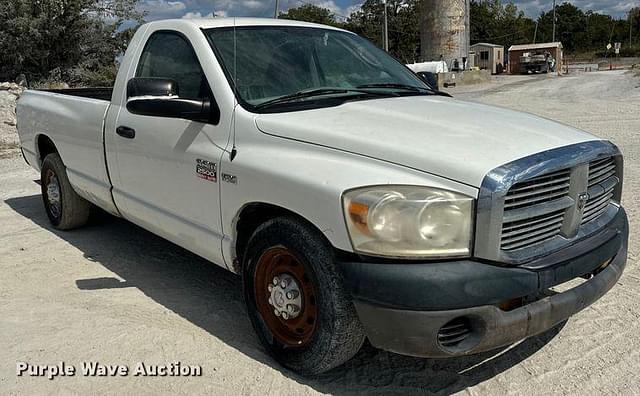 Image of Dodge Ram 2500HD equipment image 2