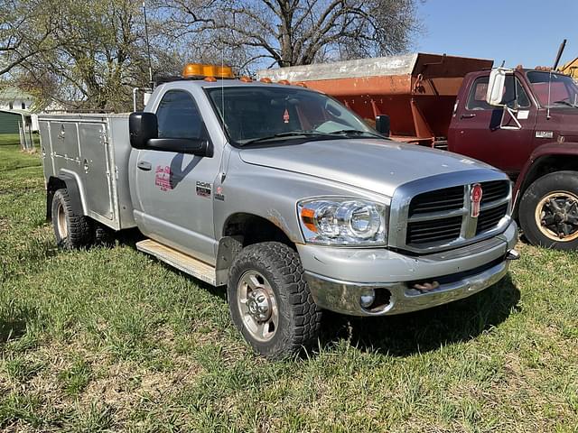 Image of Dodge Ram 2500HD equipment image 1