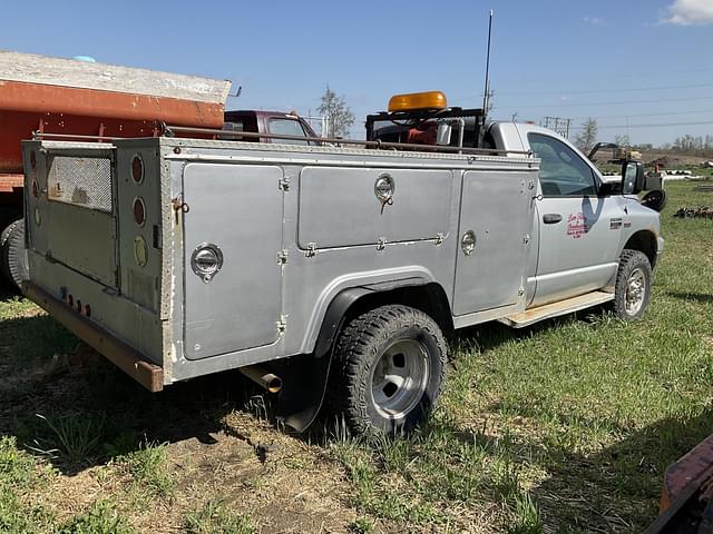 Image of Dodge Ram 2500HD equipment image 2