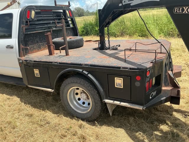 Image of Dodge Ram 3500 equipment image 2