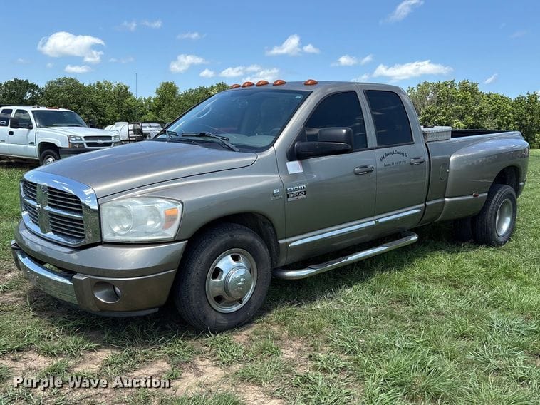 2008 Dodge Ram 3500 Equipment Image0