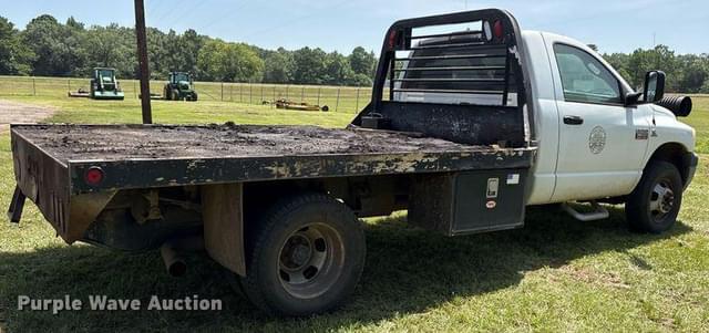 Image of Dodge Ram 3500 equipment image 4