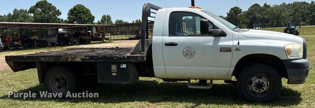 Image of Dodge Ram 3500 equipment image 3