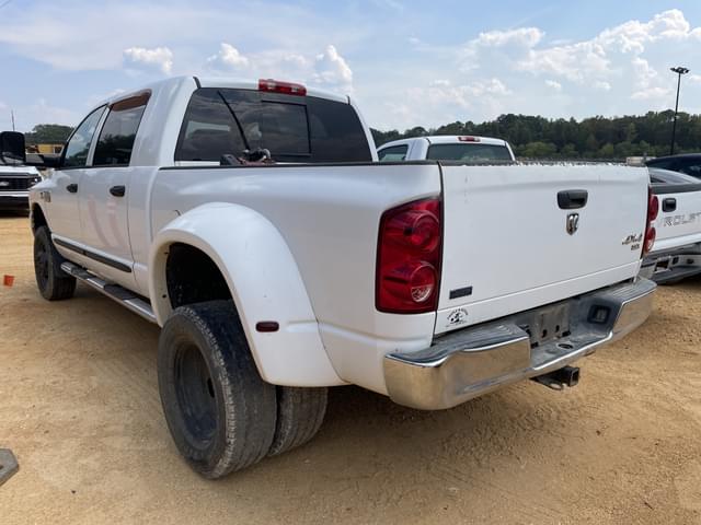 Image of Dodge Ram 3500 equipment image 3