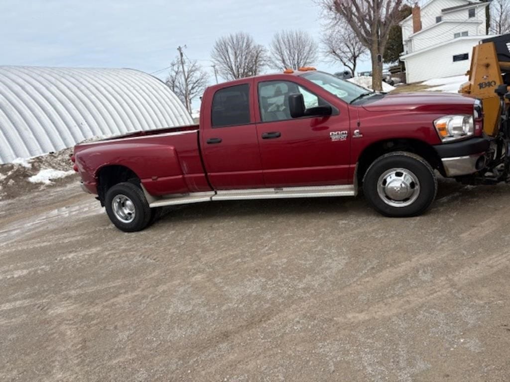 2008 Dodge Ram 3500 Equipment Image0
