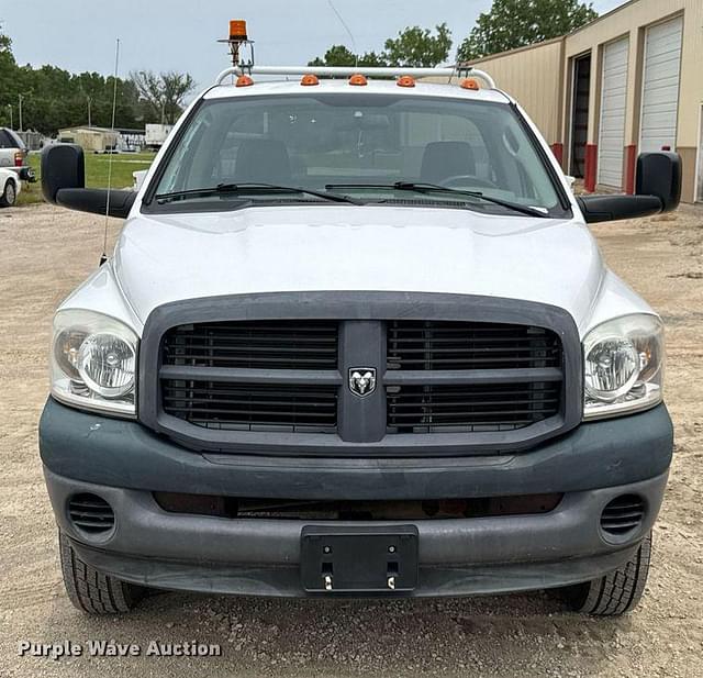 Image of Dodge Ram 3500 equipment image 1