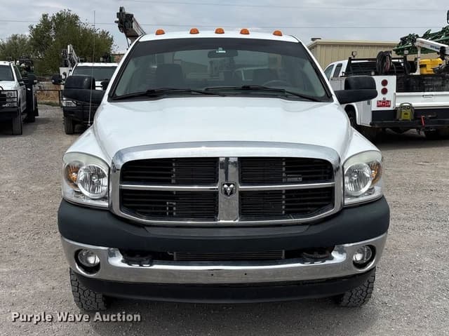 Image of Dodge Ram 3500 equipment image 1
