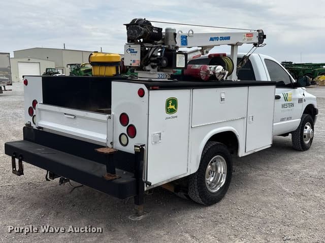 Image of Dodge Ram 3500 equipment image 4