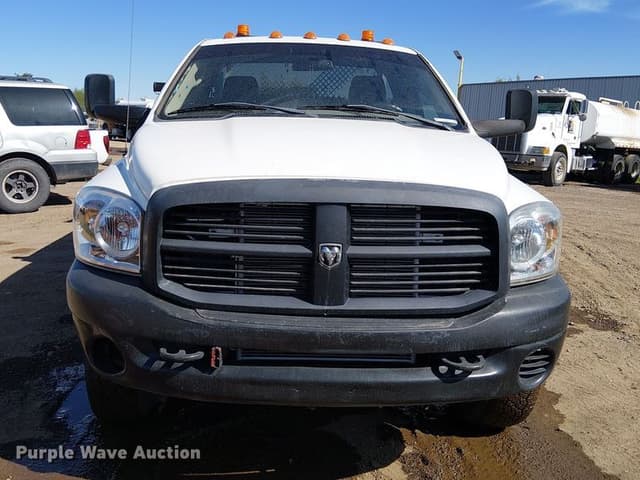 Image of Dodge Ram 3500 equipment image 1