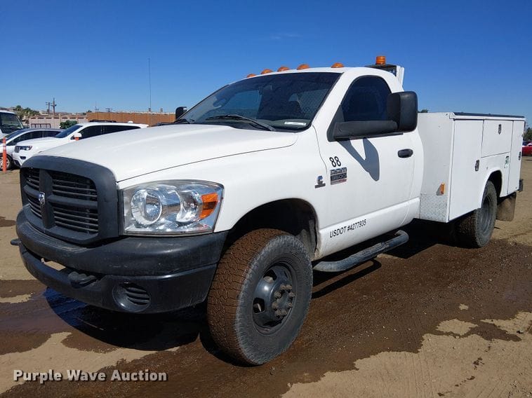2008 Dodge Ram 3500 Equipment Image0