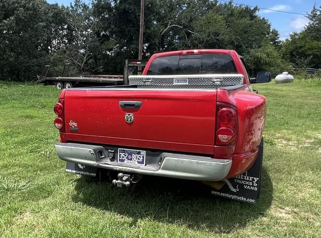 Image of Dodge Ram 3500HD equipment image 3