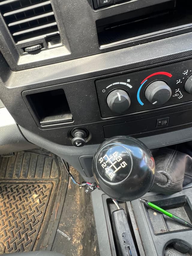 Image of Dodge Ram 3500HD equipment image 4