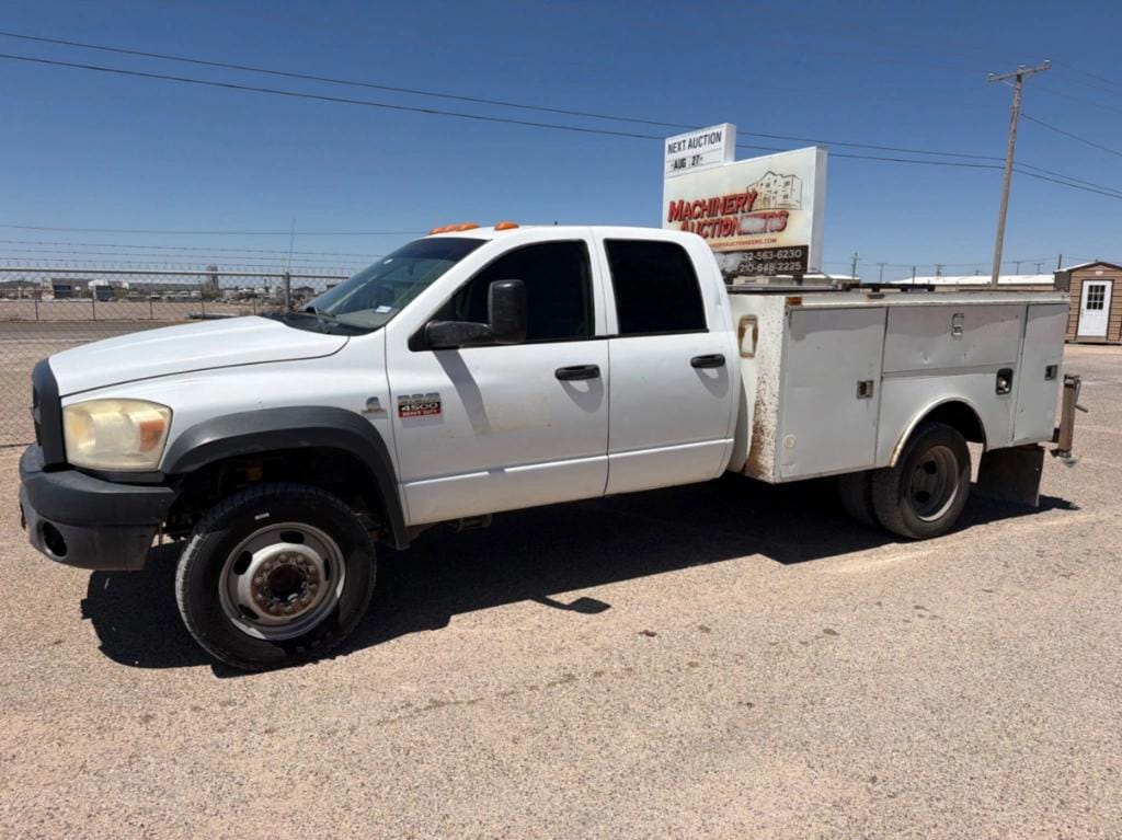 2008 Dodge Ram 4500 Equipment Image0