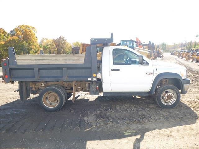 Image of Dodge Ram 4500 equipment image 2