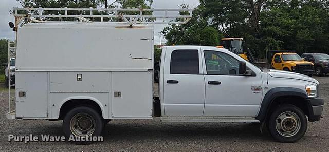 Image of Dodge Ram 4500 equipment image 3