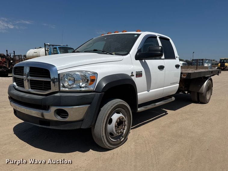 2008 Dodge Ram 5500 Equipment Image0