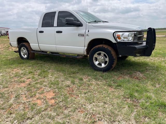 Image of Dodge Ram 2500 equipment image 2