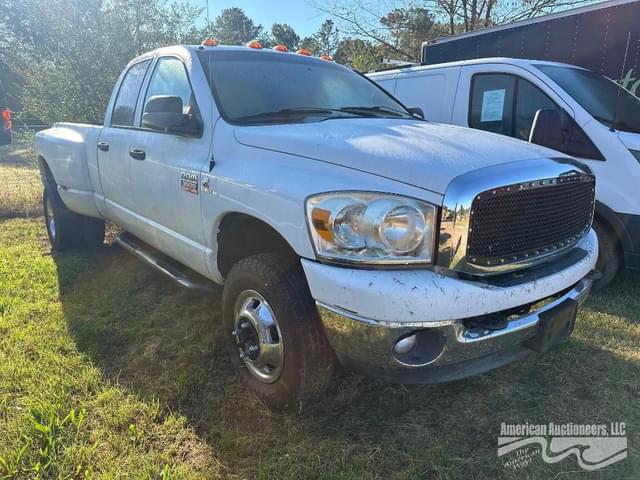 Image of Dodge Ram 3500 equipment image 3