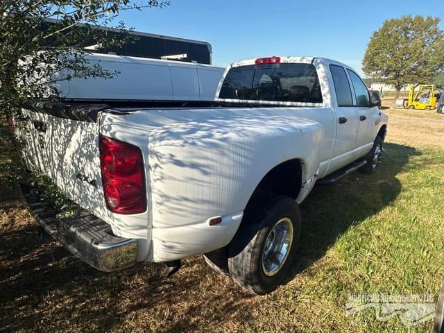 Image of Dodge Ram 3500 equipment image 4