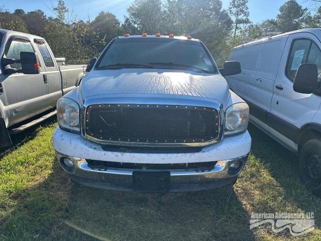 Image of Dodge Ram 3500 equipment image 2