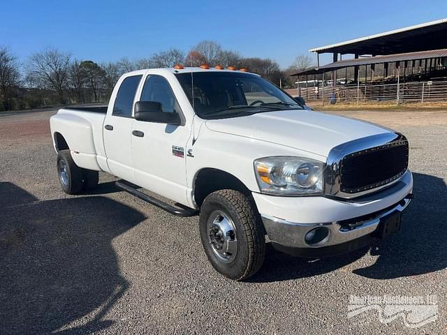 Image of Dodge Ram 3500 equipment image 3