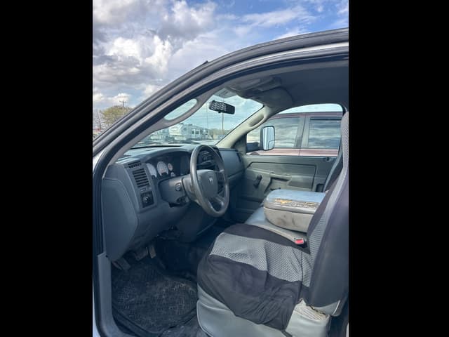 Image of Dodge Ram 3500 equipment image 4