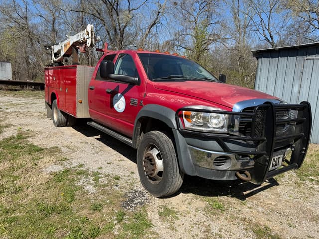 Image of Dodge Ram 5500 equipment image 2