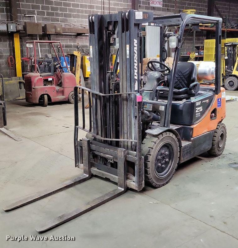 Main image  Doosan G25E-5