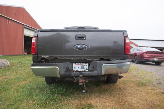 Image of Ford F-250 equipment image 3