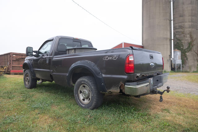 Image of Ford F-250 equipment image 4