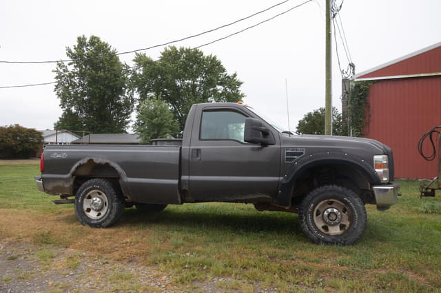 Image of Ford F-250 equipment image 1