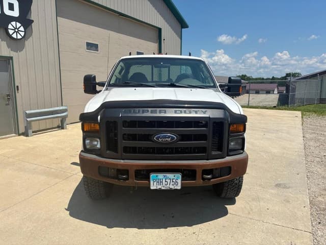 Image of Ford F-350 equipment image 1