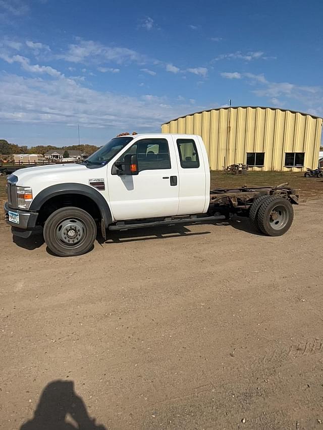 Image of Ford F-450 equipment image 2