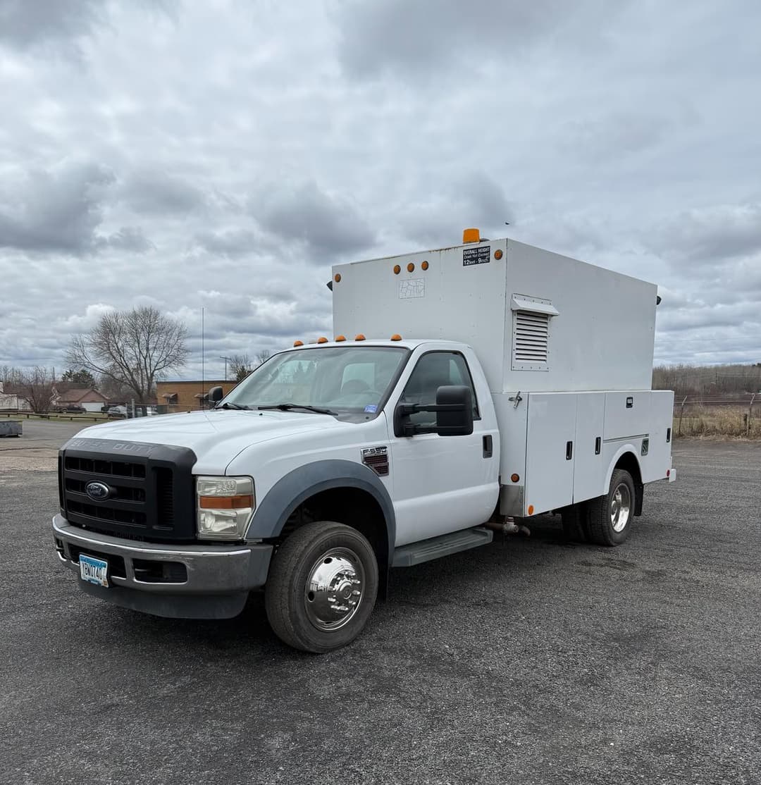 Image of Ford F-550 Primary image