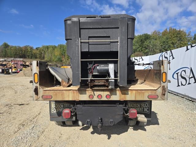 Image of Ford F-550 equipment image 3