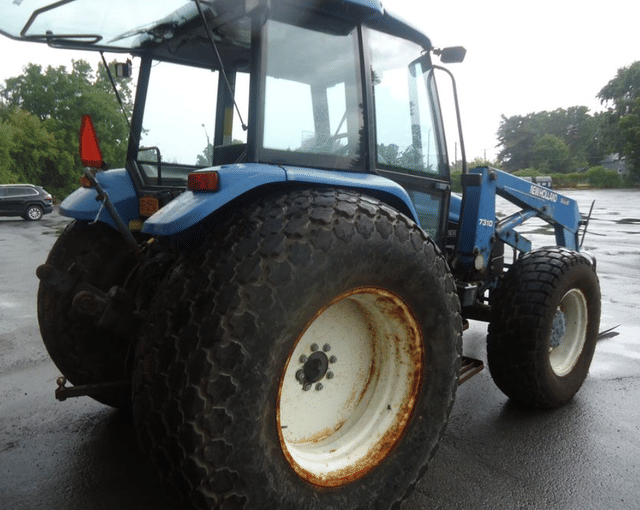 Image of Ford 6635 equipment image 3