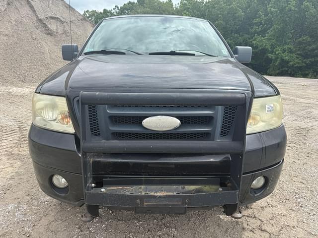Image of Ford F-150 equipment image 1